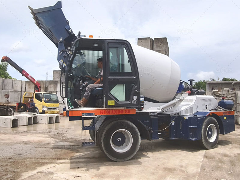self loading Concrete Mixer